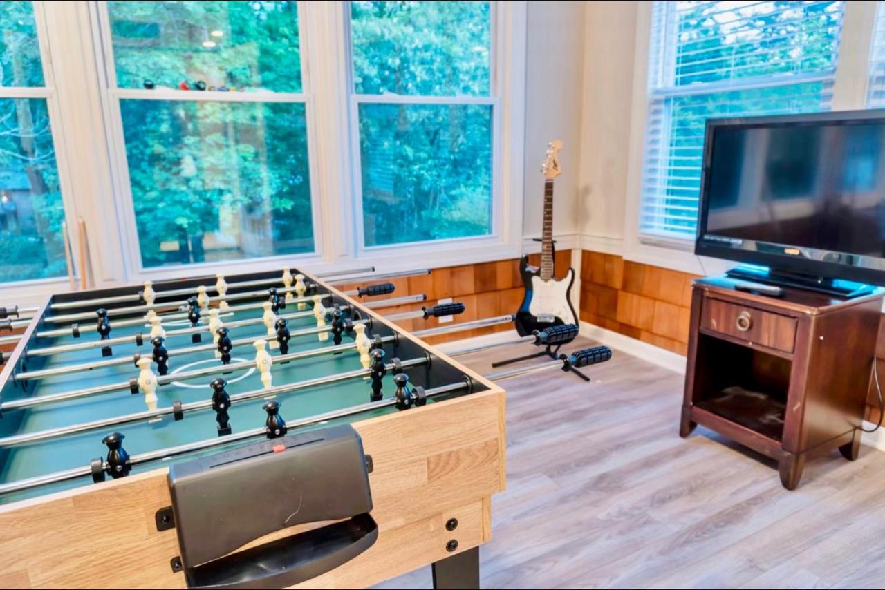 King Bed, Home Theater, Pool Table, Game Room, Fireplace Charlotte Ngoại thất bức ảnh
